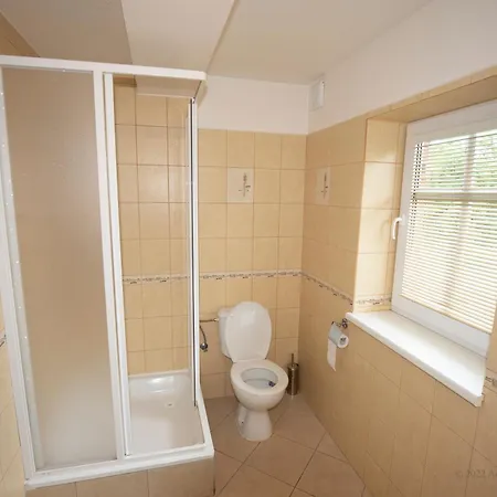 Pensión Avionika 3*